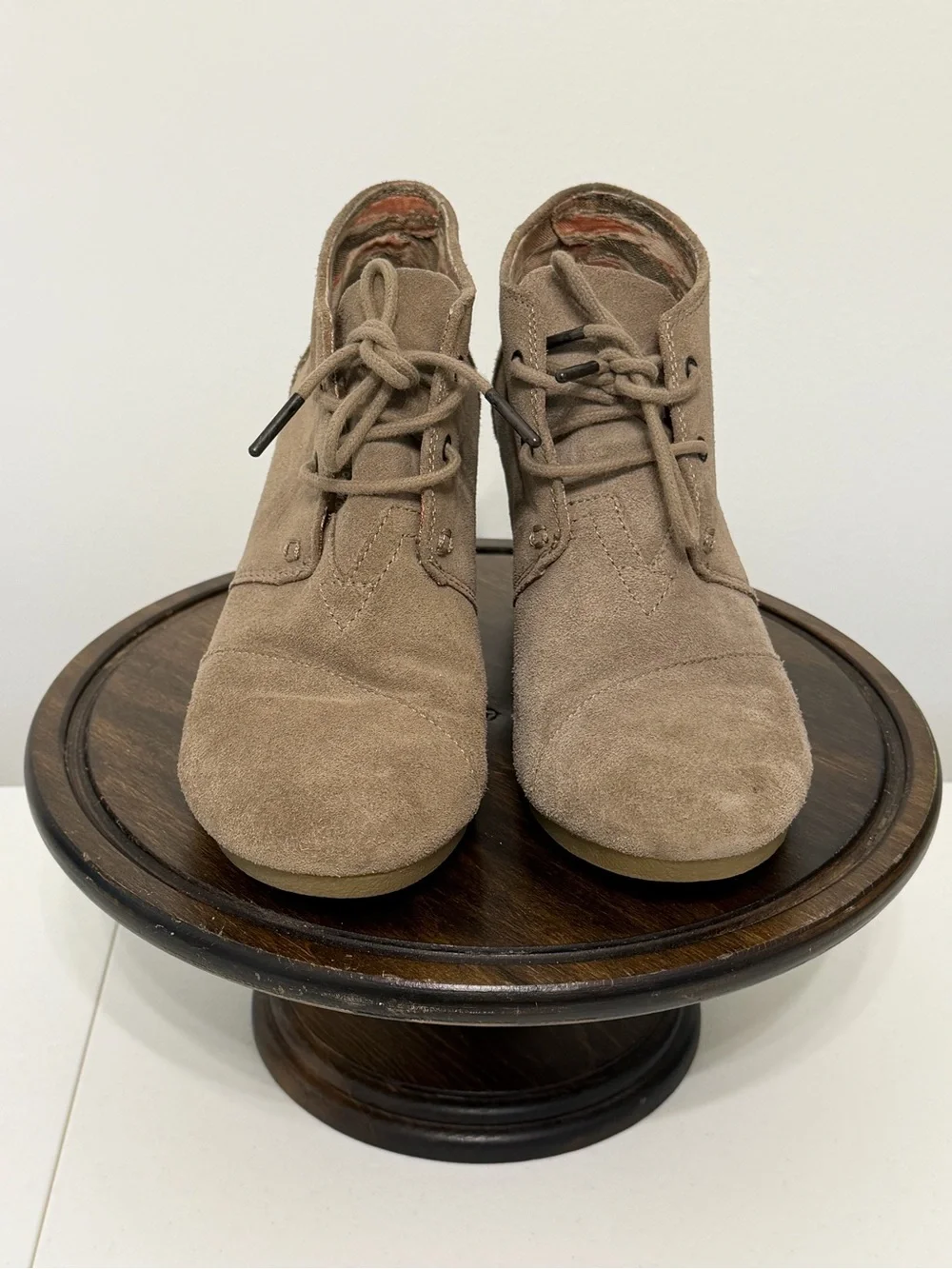 TOMS Desert Wedge Suede Chukkas Booties Khaki Tan 8